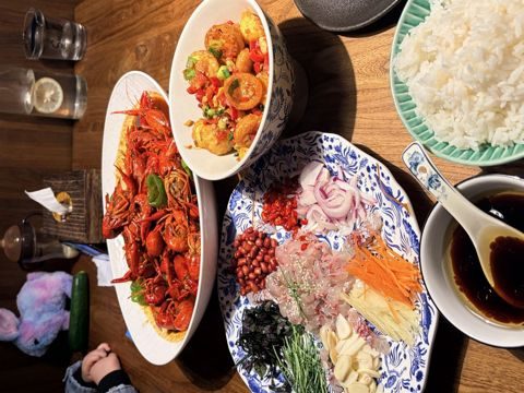 小龙虾拼盘