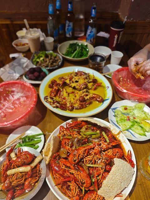 仲十三龙虾餐桌
